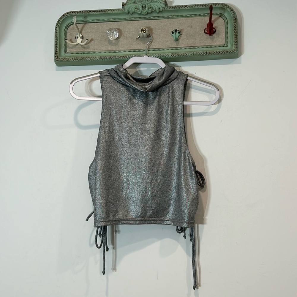 New poster girl cold snap cropped cut out side tie tank silver METALLIC XXL